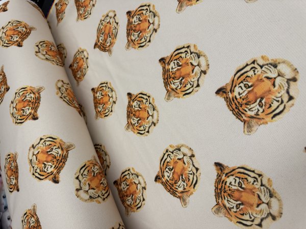 Sweat Stoff Lion Digital Druck